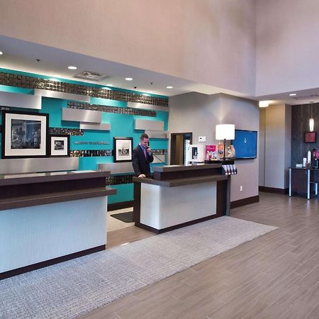 Hampton Inn & Suites Columbus/University Area Exterior photo