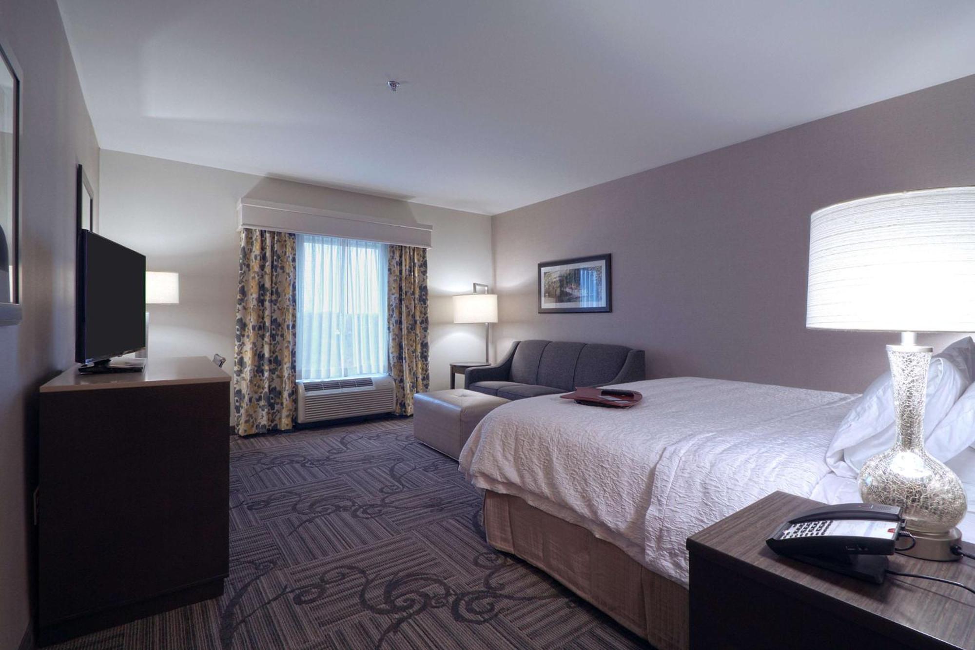 Hampton Inn & Suites Columbus/University Area Exterior photo