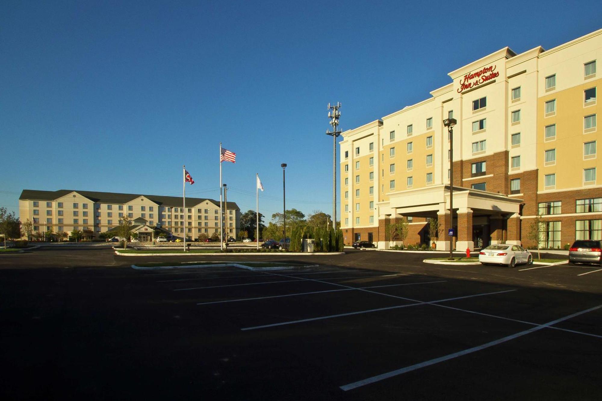Hampton Inn & Suites Columbus/University Area Exterior photo